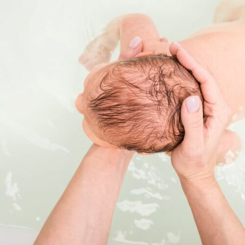 como bañar recien nacidos